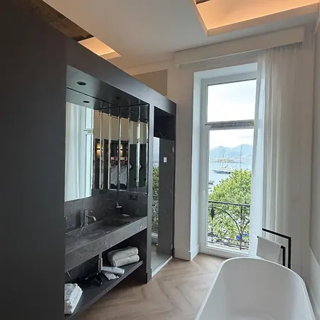 Palazzo Montella 4* Neapel